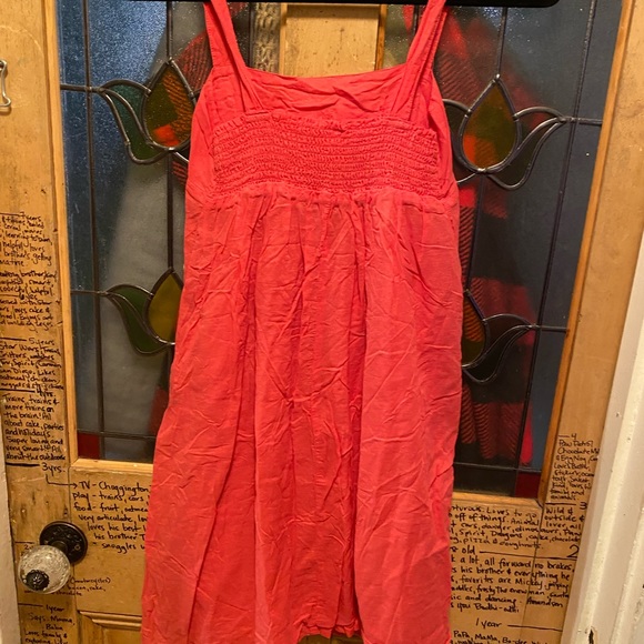 Cute dress with flowers! - Picture 3 of 3